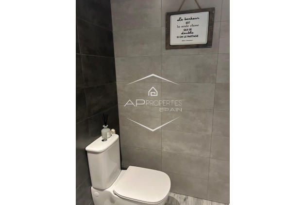 Reventa - Villa - Semi pareado -
Daya Nueva