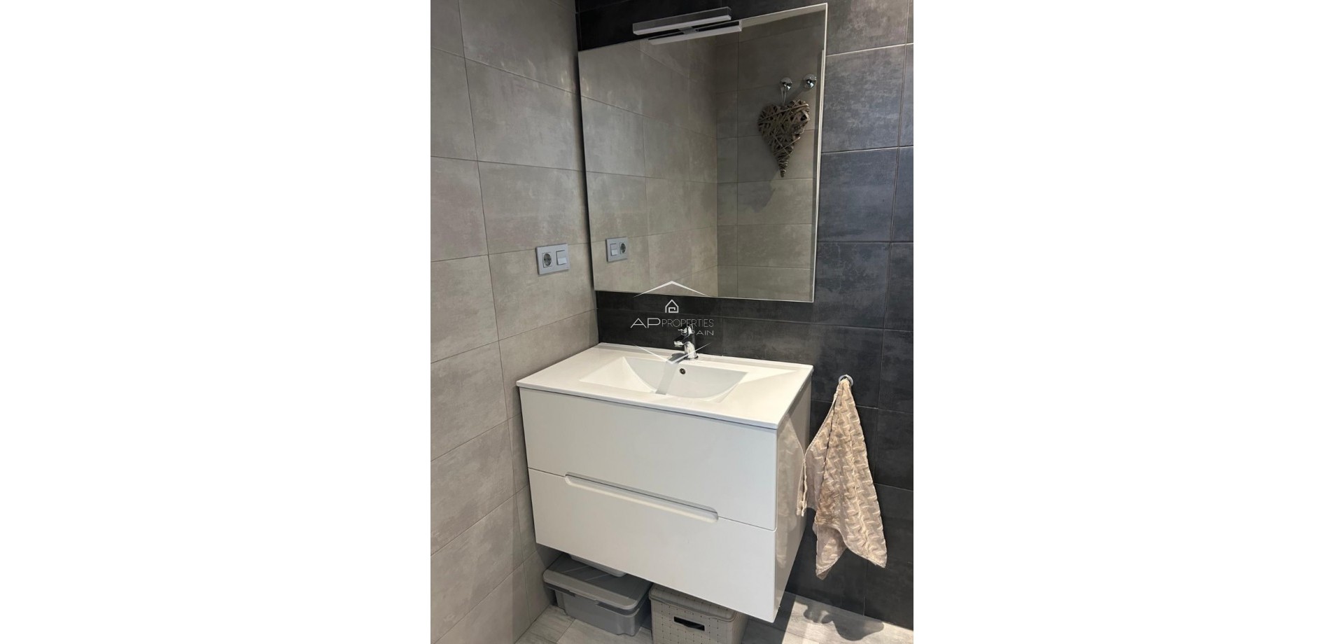 Reventa - Villa - Semi pareado -
Daya Nueva