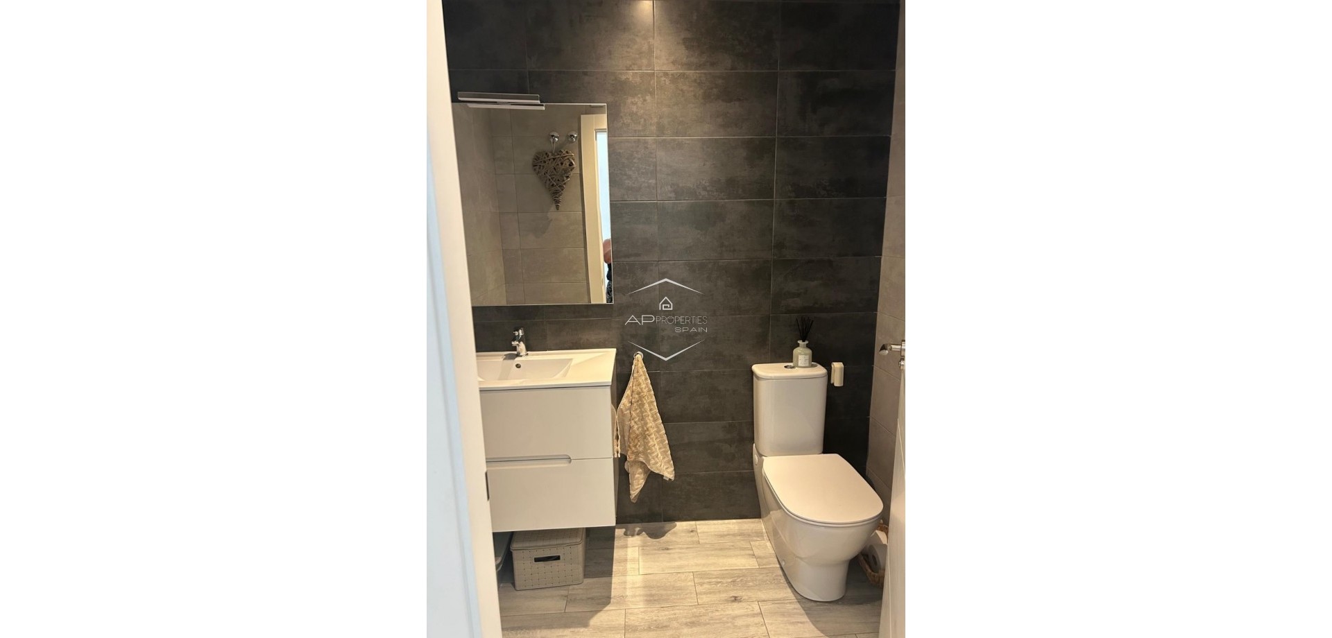 Reventa - Villa - Semi pareado -
Daya Nueva