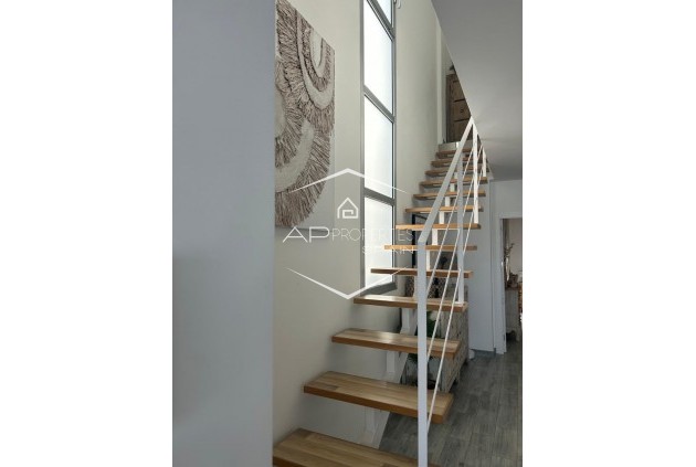 Reventa - Villa - Semi pareado -
Daya Nueva