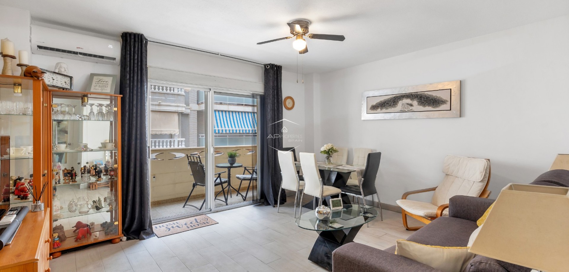 Resale - Apartment - flat -
Torrevieja - Playa del cura