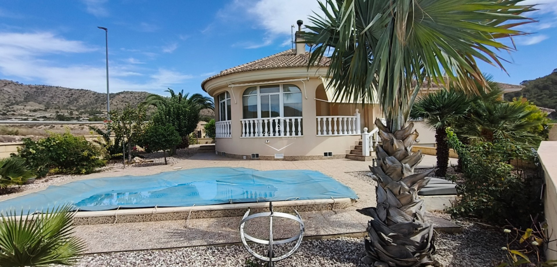 Reventa - Villa - Independiente -
La Romana