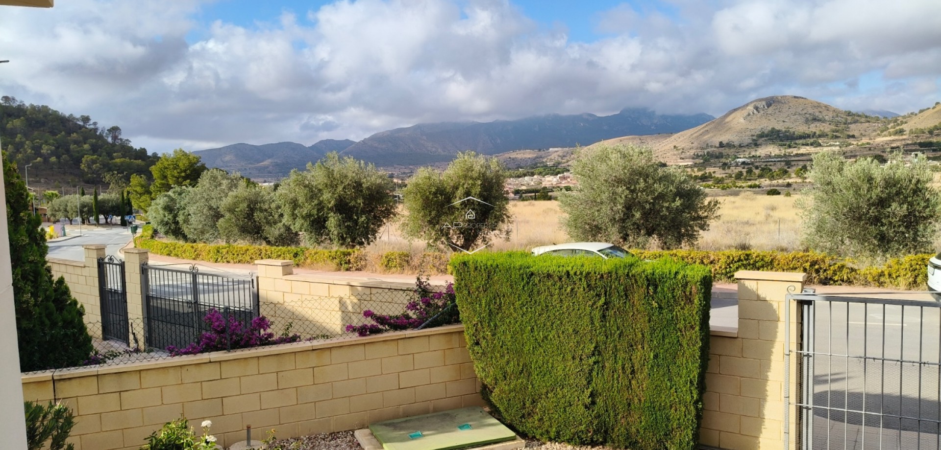 Reventa - Villa - Independiente -
La Romana