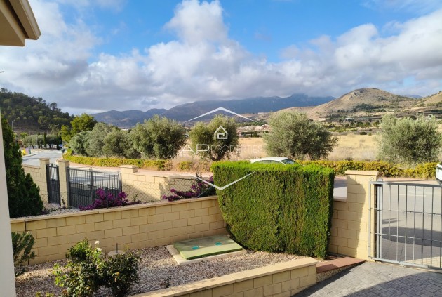 Reventa - Villa - Independiente -
La Romana