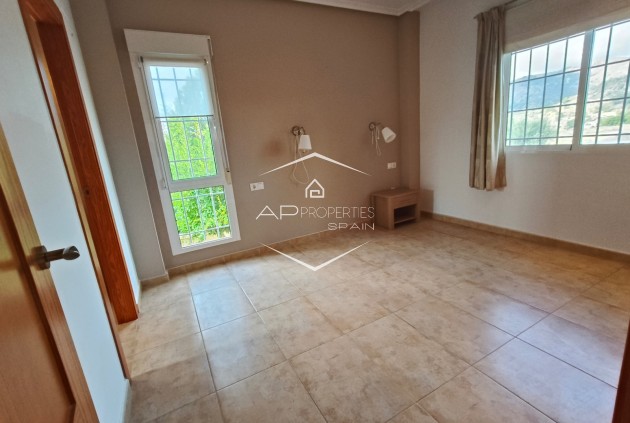 Reventa - Villa - Independiente -
La Romana