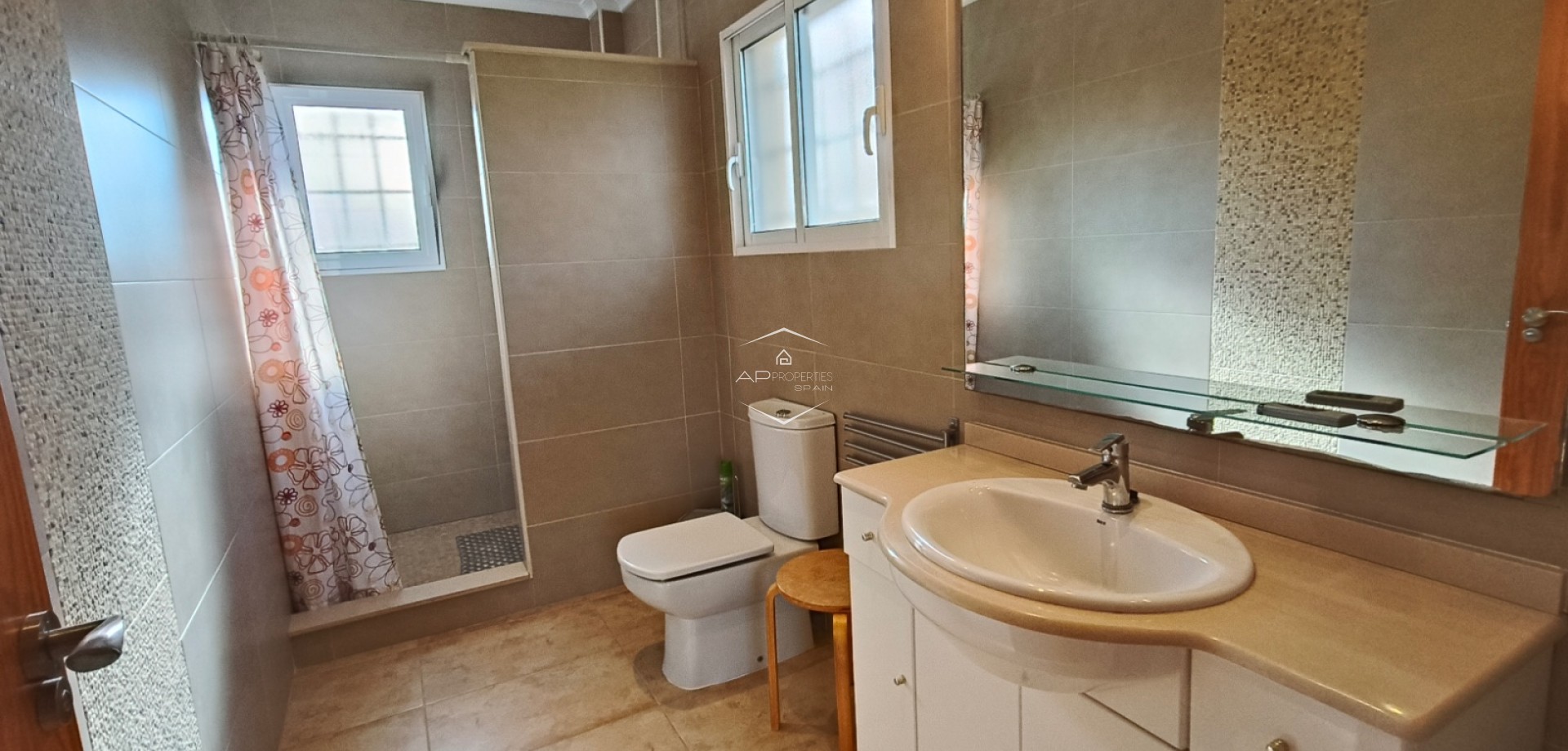 Reventa - Villa - Independiente -
La Romana