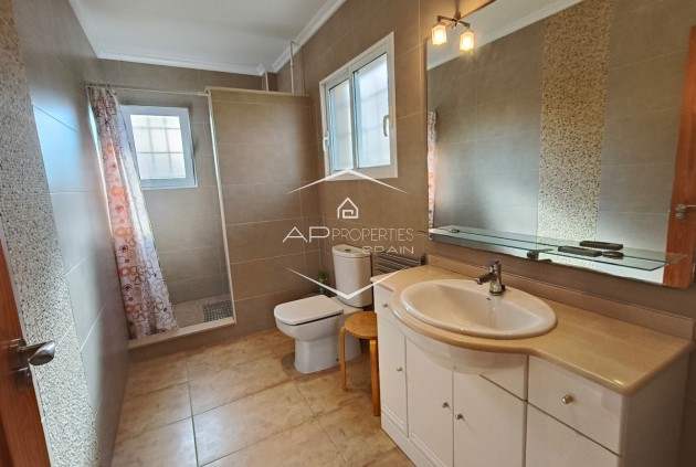 Reventa - Villa - Independiente -
La Romana