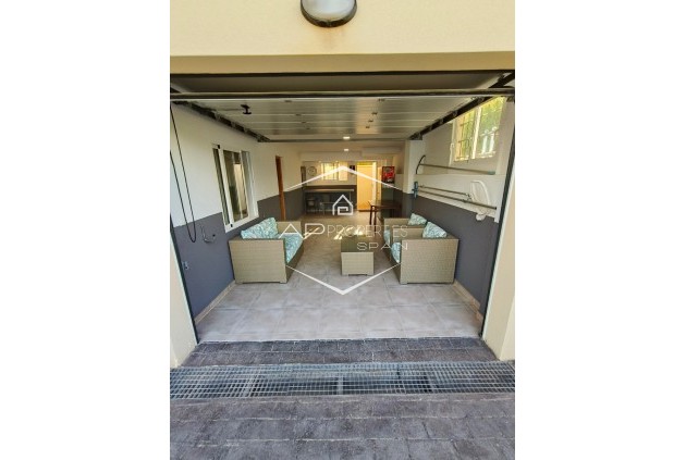 Reventa - Villa - Independiente -
La Romana