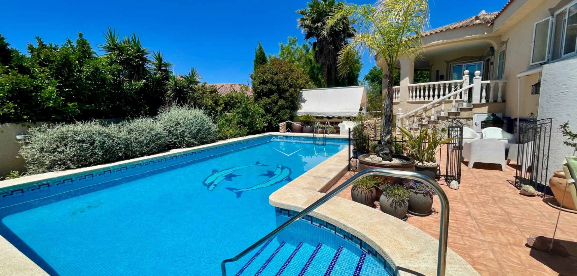 Odsprzedaż - Willa - Dom wolnostojący -
Hondón de las Nieves