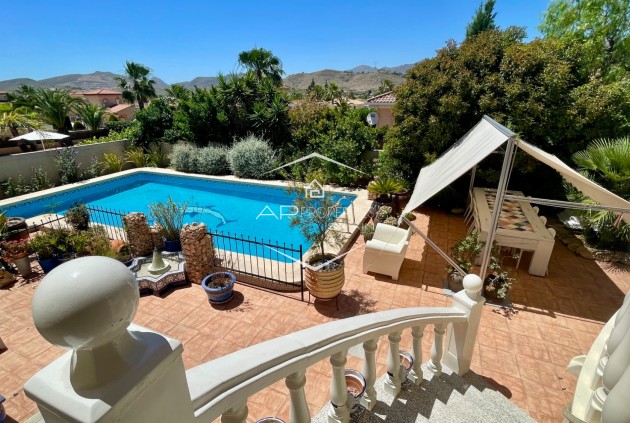 Odsprzedaż - Willa - Dom wolnostojący -
Hondón de las Nieves