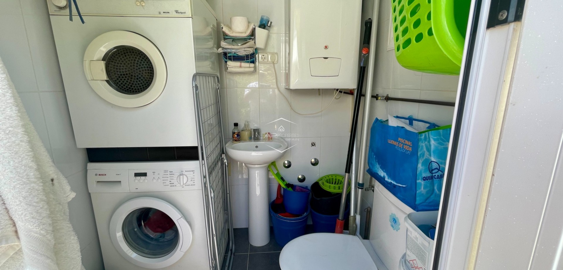 Odsprzedaż - Willa - Dom wolnostojący -
Hondón de las Nieves