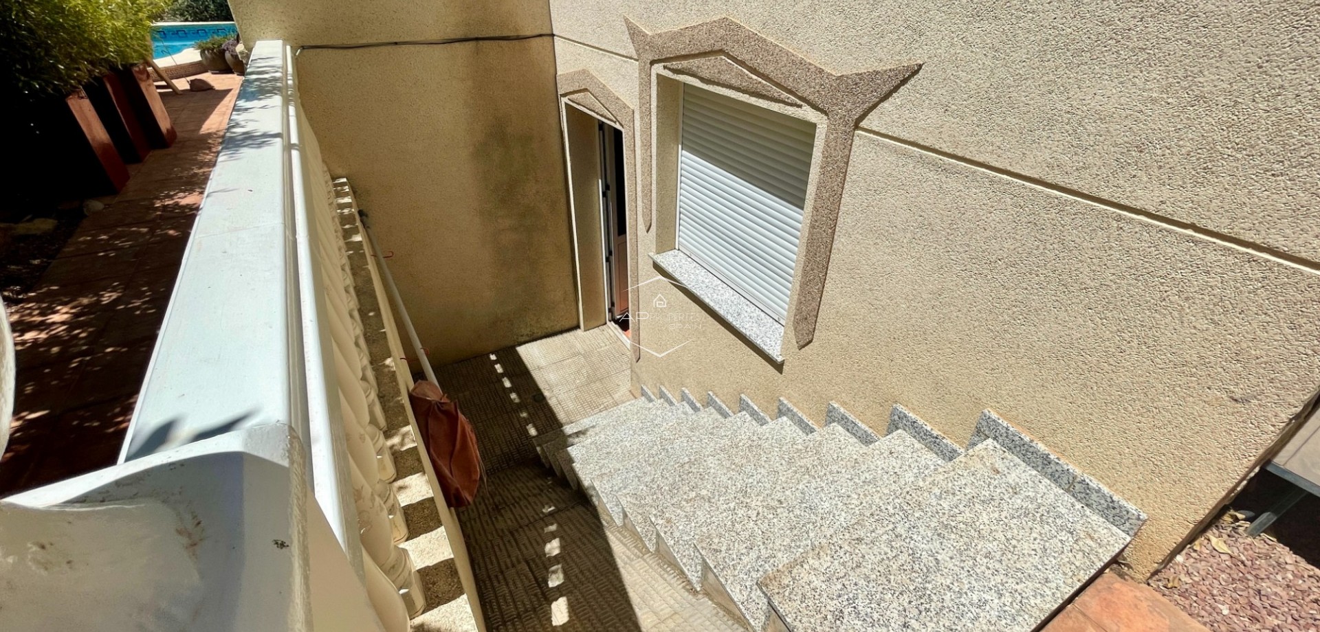 Odsprzedaż - Willa - Dom wolnostojący -
Hondón de las Nieves