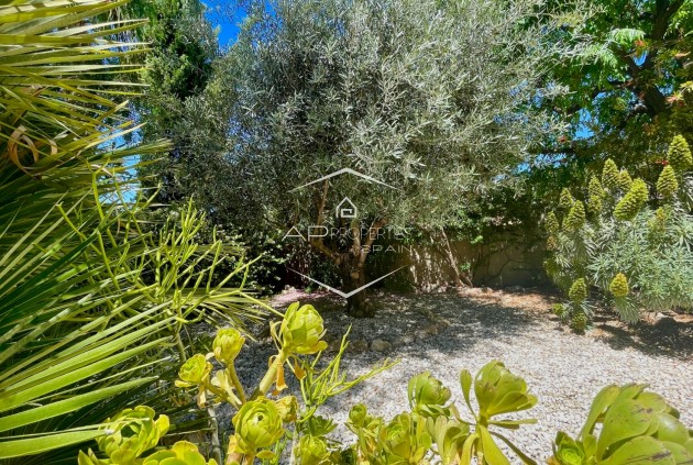 Odsprzedaż - Willa - Dom wolnostojący -
Hondón de las Nieves