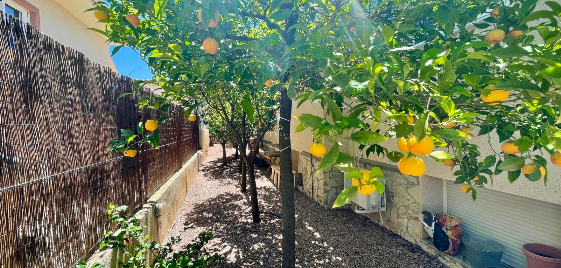 Odsprzedaż - Willa - Dom wolnostojący -
Hondón de las Nieves