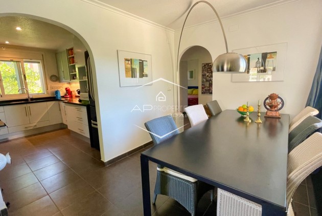 Odsprzedaż - Willa - Dom wolnostojący -
Hondón de las Nieves