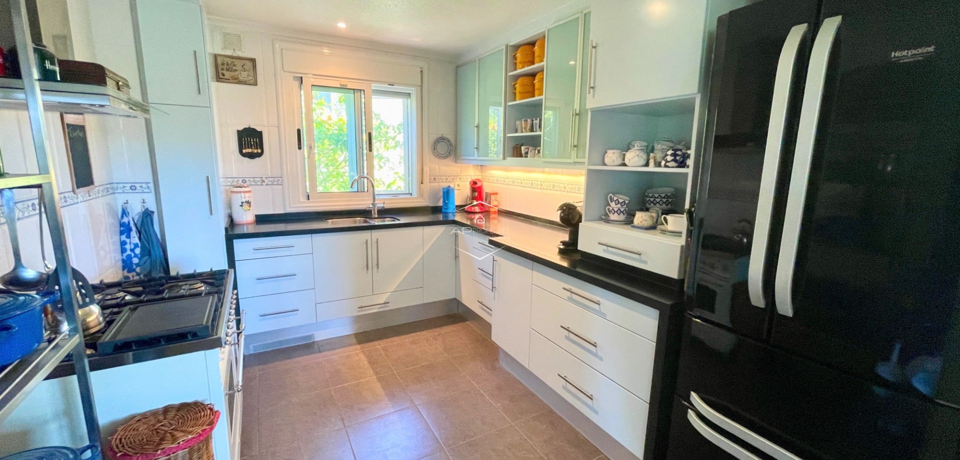 Odsprzedaż - Willa - Dom wolnostojący -
Hondón de las Nieves