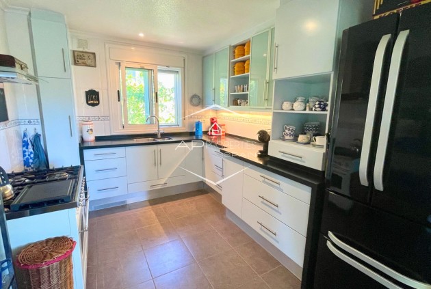 Odsprzedaż - Willa - Dom wolnostojący -
Hondón de las Nieves