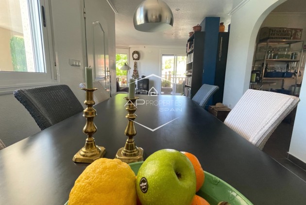 Odsprzedaż - Willa - Dom wolnostojący -
Hondón de las Nieves