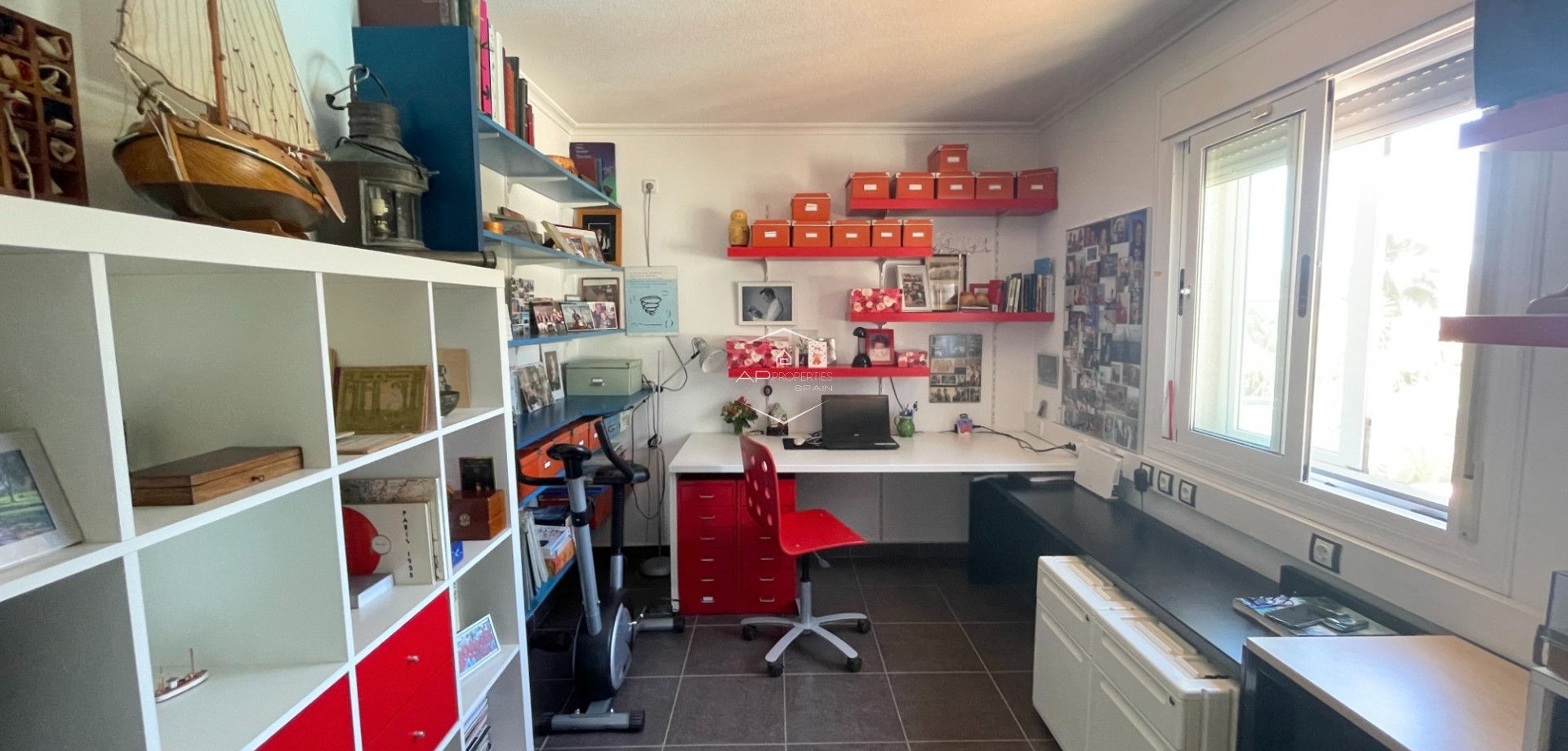 Odsprzedaż - Willa - Dom wolnostojący -
Hondón de las Nieves