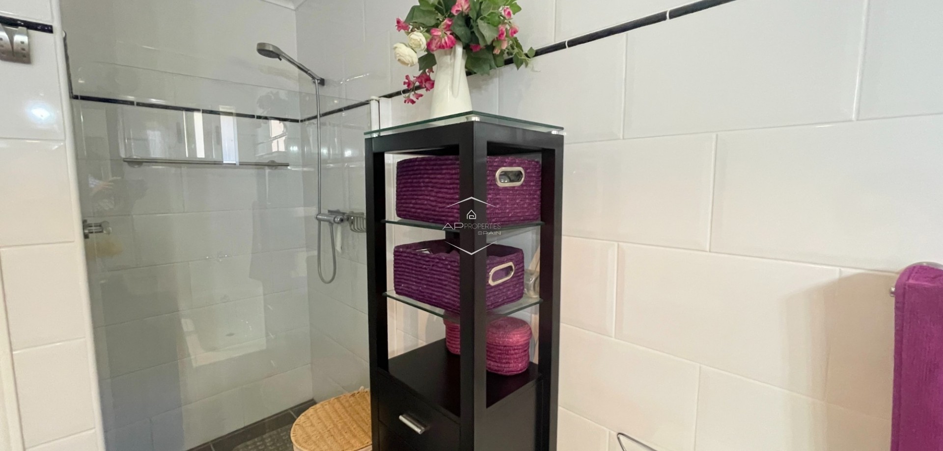 Odsprzedaż - Willa - Dom wolnostojący -
Hondón de las Nieves