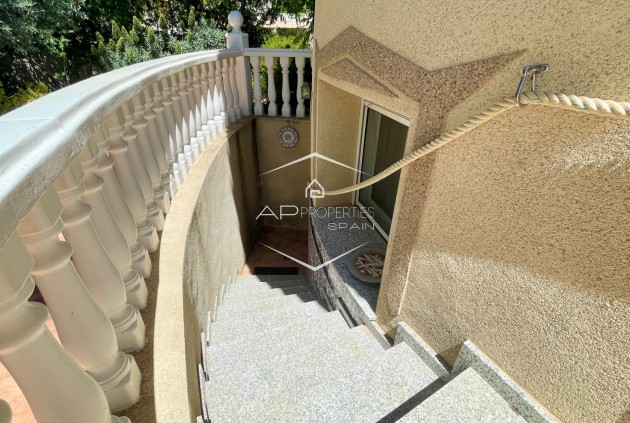 Odsprzedaż - Willa - Dom wolnostojący -
Hondón de las Nieves