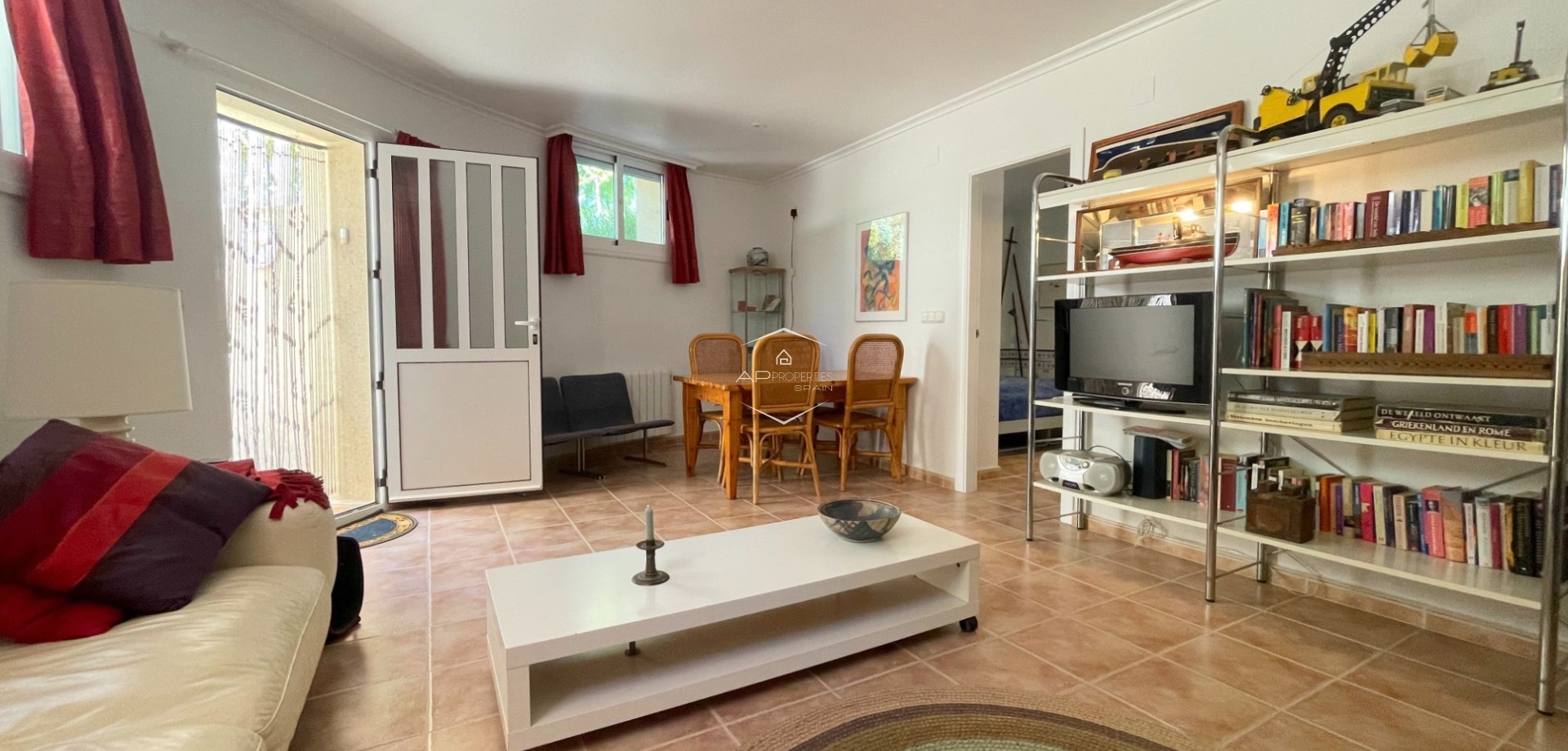 Odsprzedaż - Willa - Dom wolnostojący -
Hondón de las Nieves