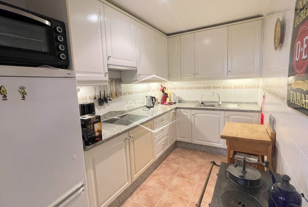 Odsprzedaż - Willa - Dom wolnostojący -
Hondón de las Nieves