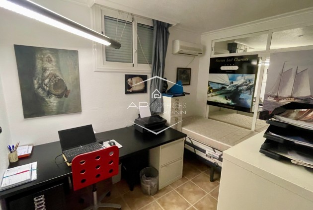 Odsprzedaż - Willa - Dom wolnostojący -
Hondón de las Nieves