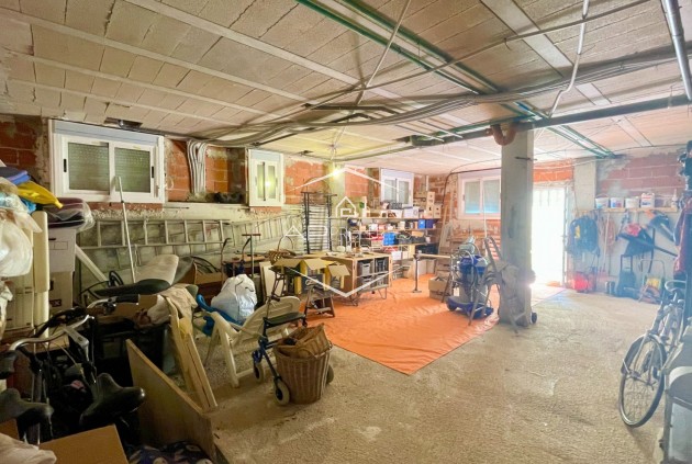 Odsprzedaż - Willa - Dom wolnostojący -
Hondón de las Nieves