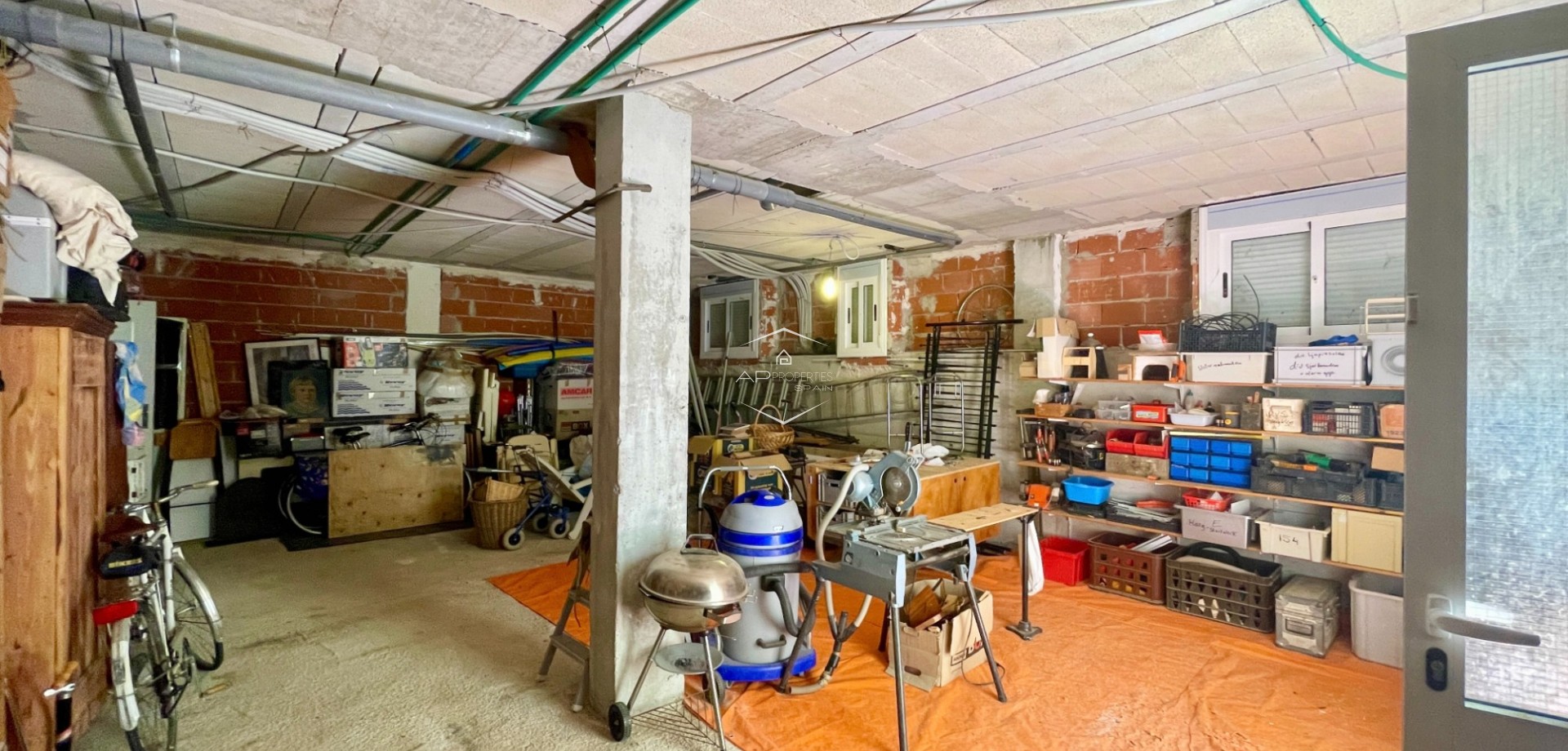 Odsprzedaż - Willa - Dom wolnostojący -
Hondón de las Nieves