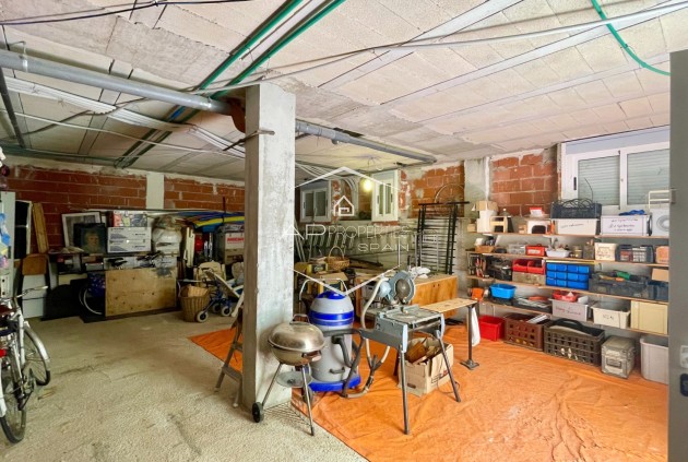 Odsprzedaż - Willa - Dom wolnostojący -
Hondón de las Nieves