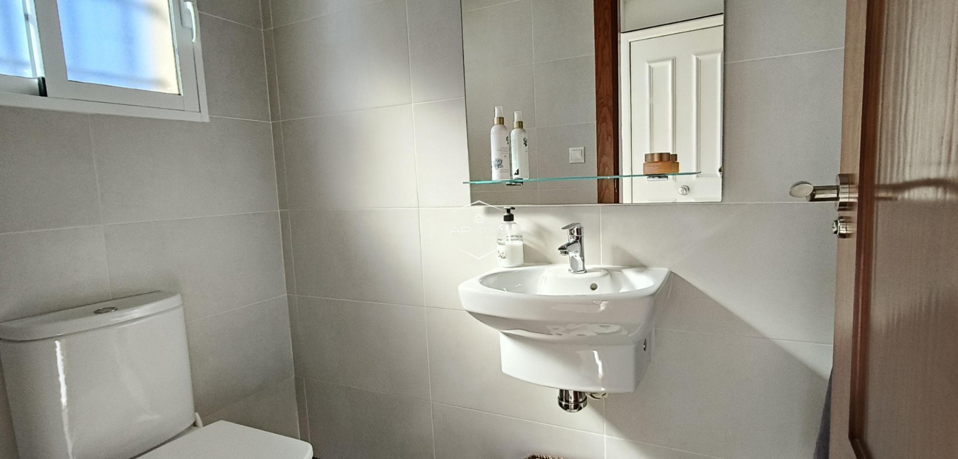 Reventa - Villa - Independiente -
La Romana