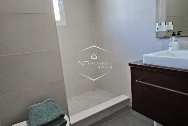 Reventa - Villa - Independiente -
La Romana