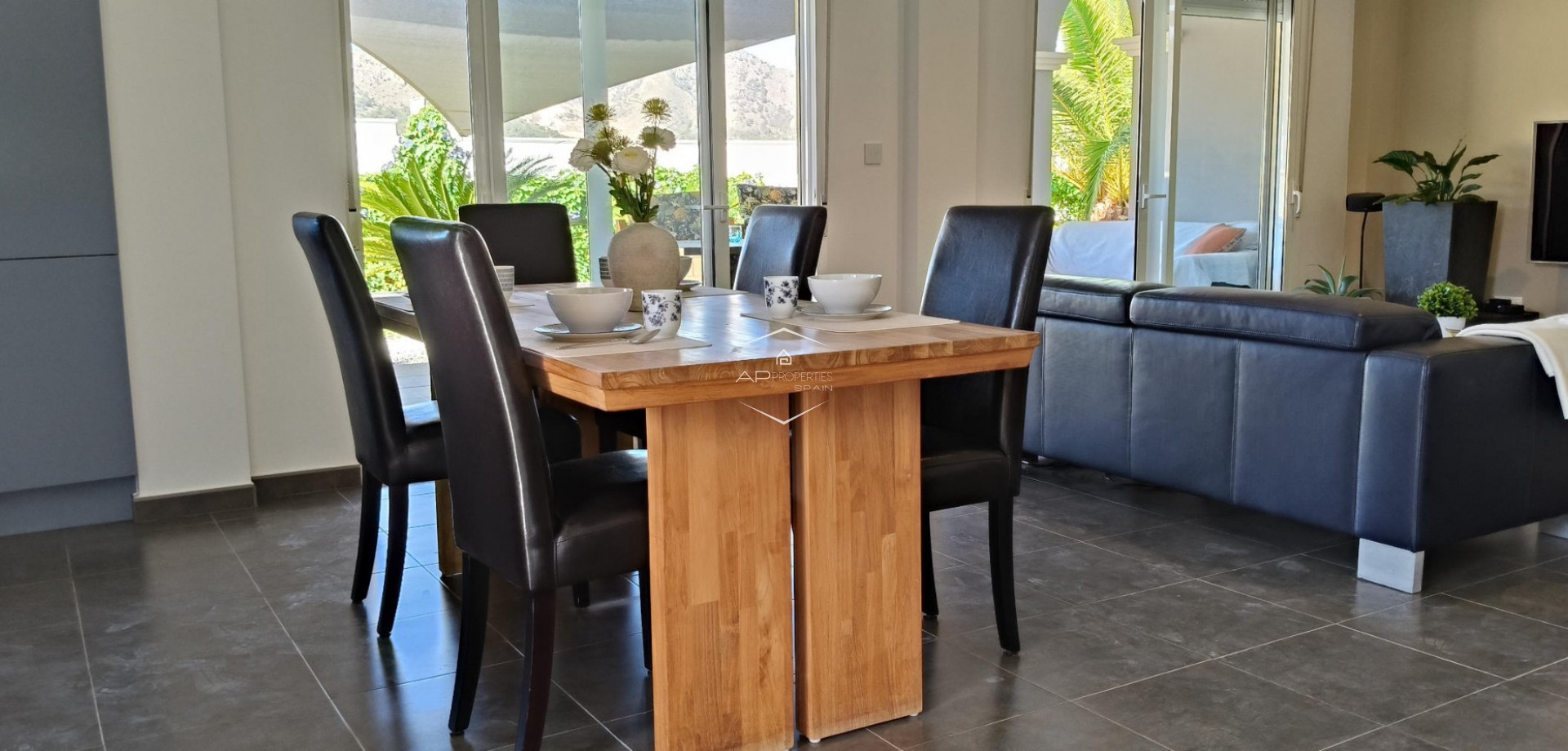 Reventa - Villa - Independiente -
La Romana