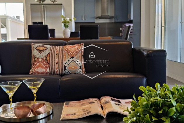 Reventa - Villa - Independiente -
La Romana