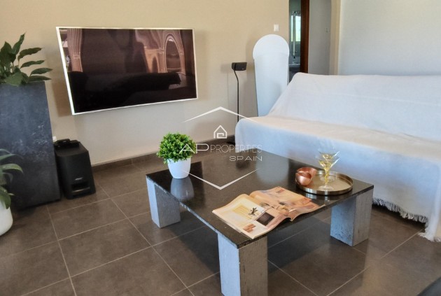 Reventa - Villa - Independiente -
La Romana