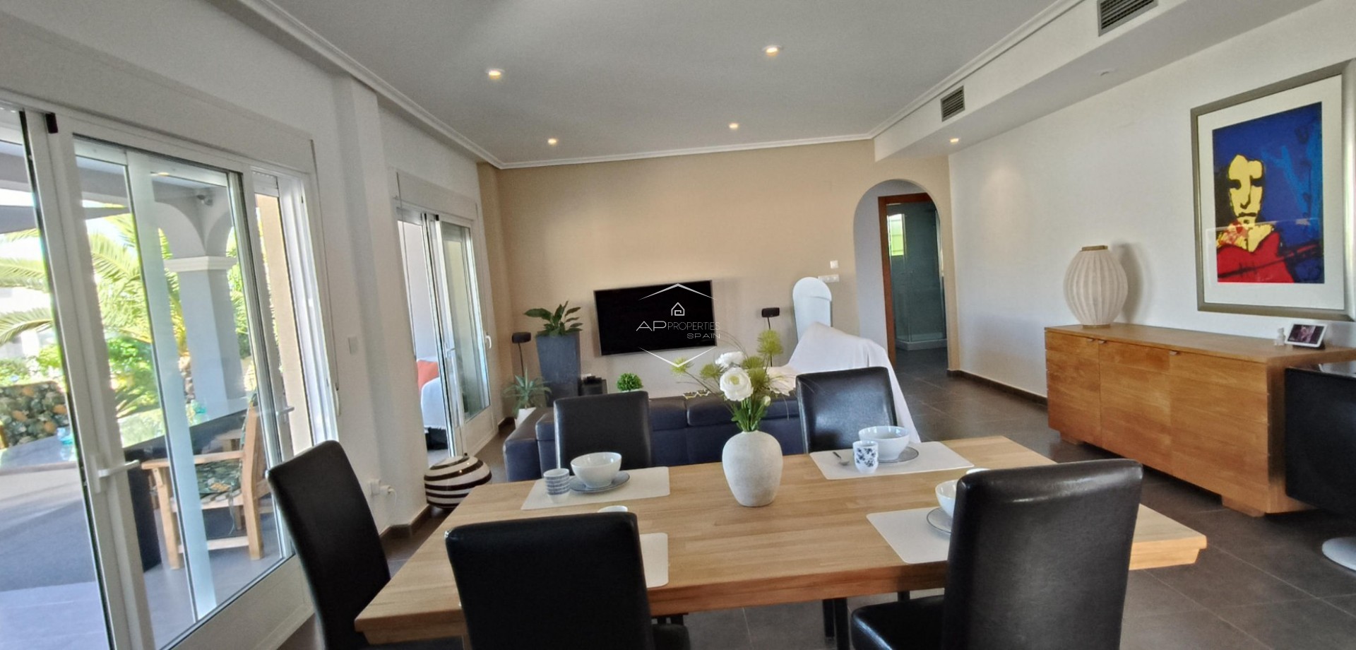 Reventa - Villa - Independiente -
La Romana