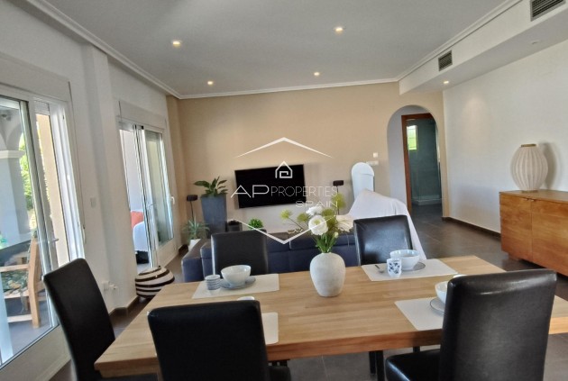 Reventa - Villa - Independiente -
La Romana