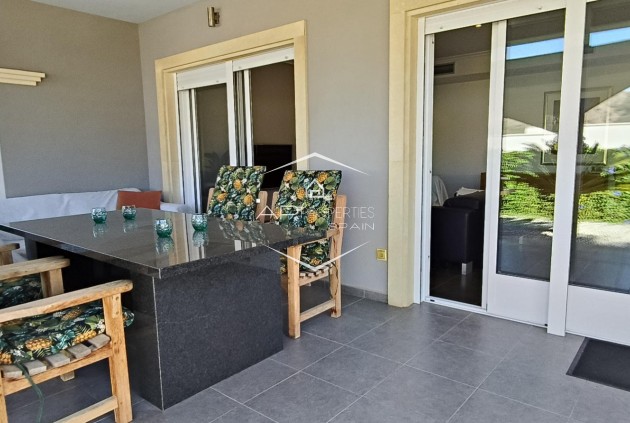 Reventa - Villa - Independiente -
La Romana