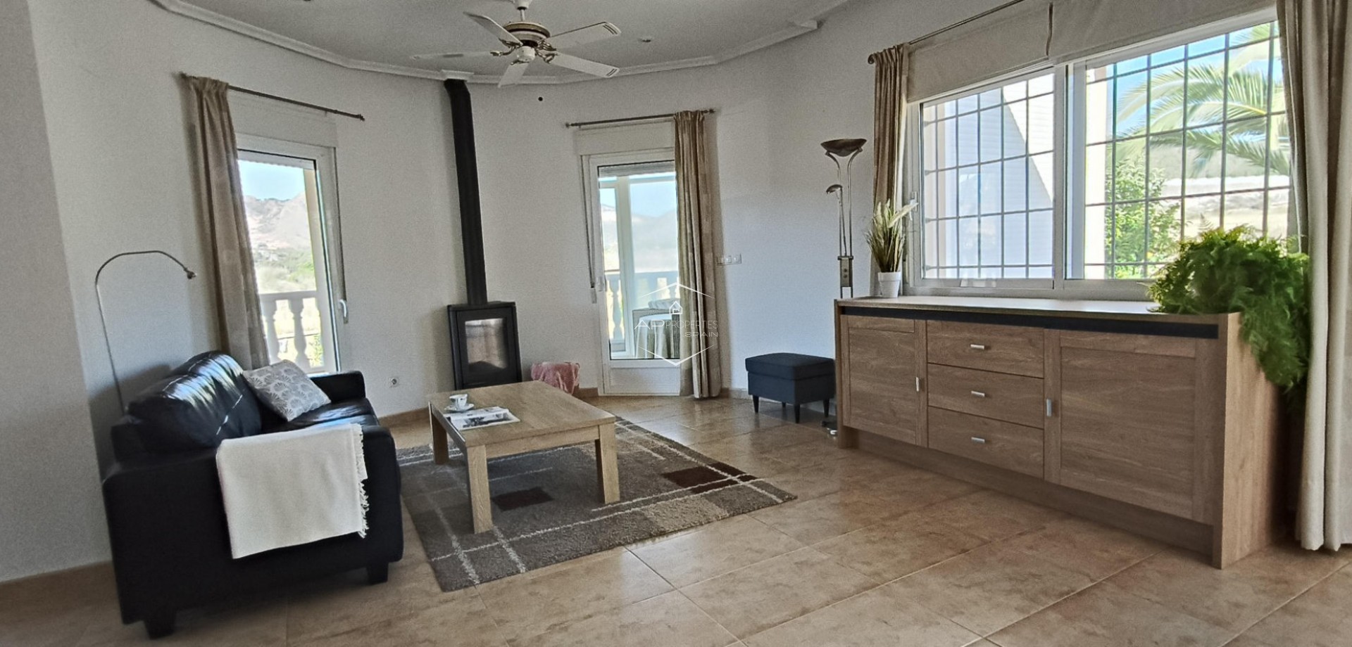 Reventa - Villa - Independiente -
La Romana