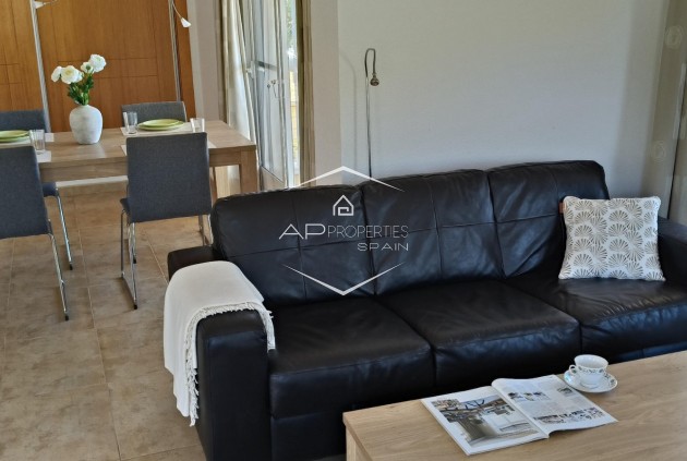 Reventa - Villa - Independiente -
La Romana