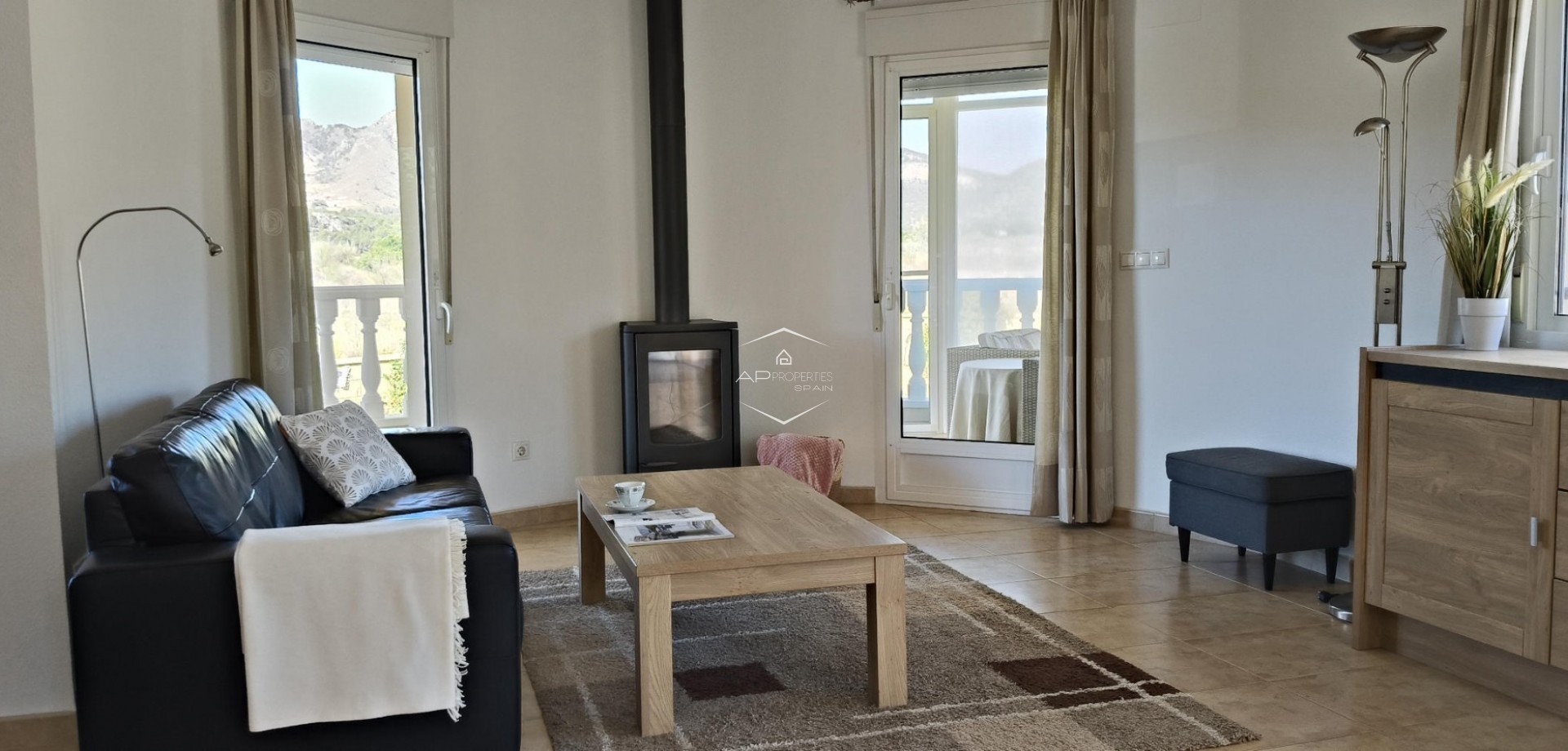 Reventa - Villa - Independiente -
La Romana