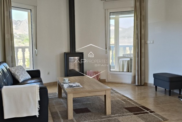 Reventa - Villa - Independiente -
La Romana