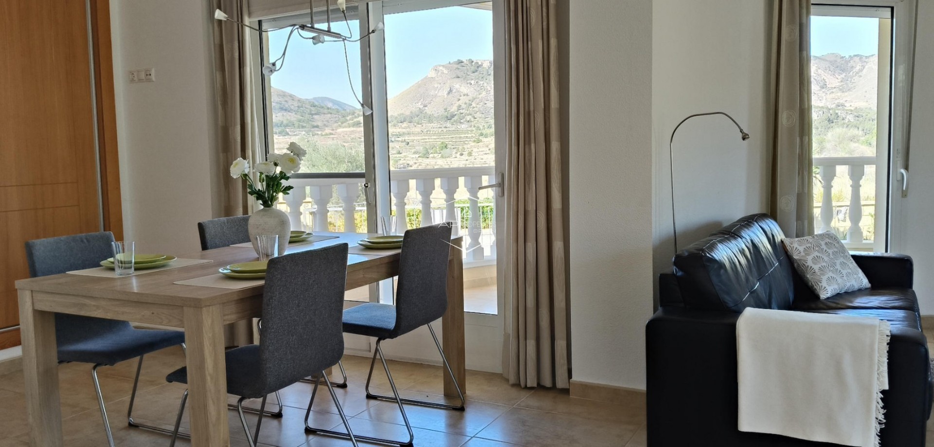 Reventa - Villa - Independiente -
La Romana