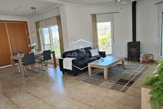 Reventa - Villa - Independiente -
La Romana