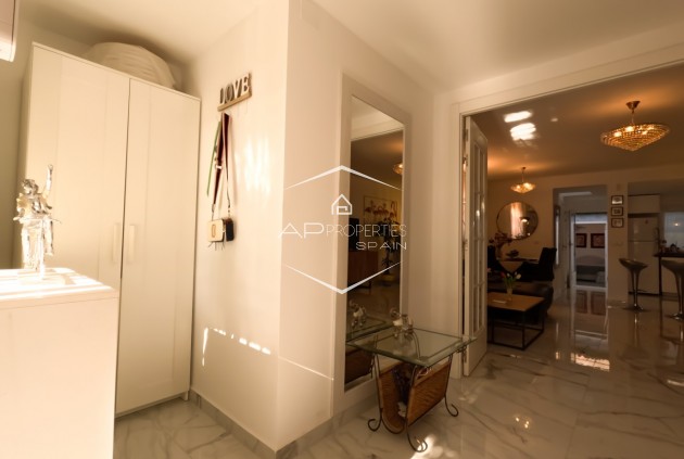 Reventa - Casa adosada / Casa adosada -
Torrevieja - El Acequión - Los Náufragos