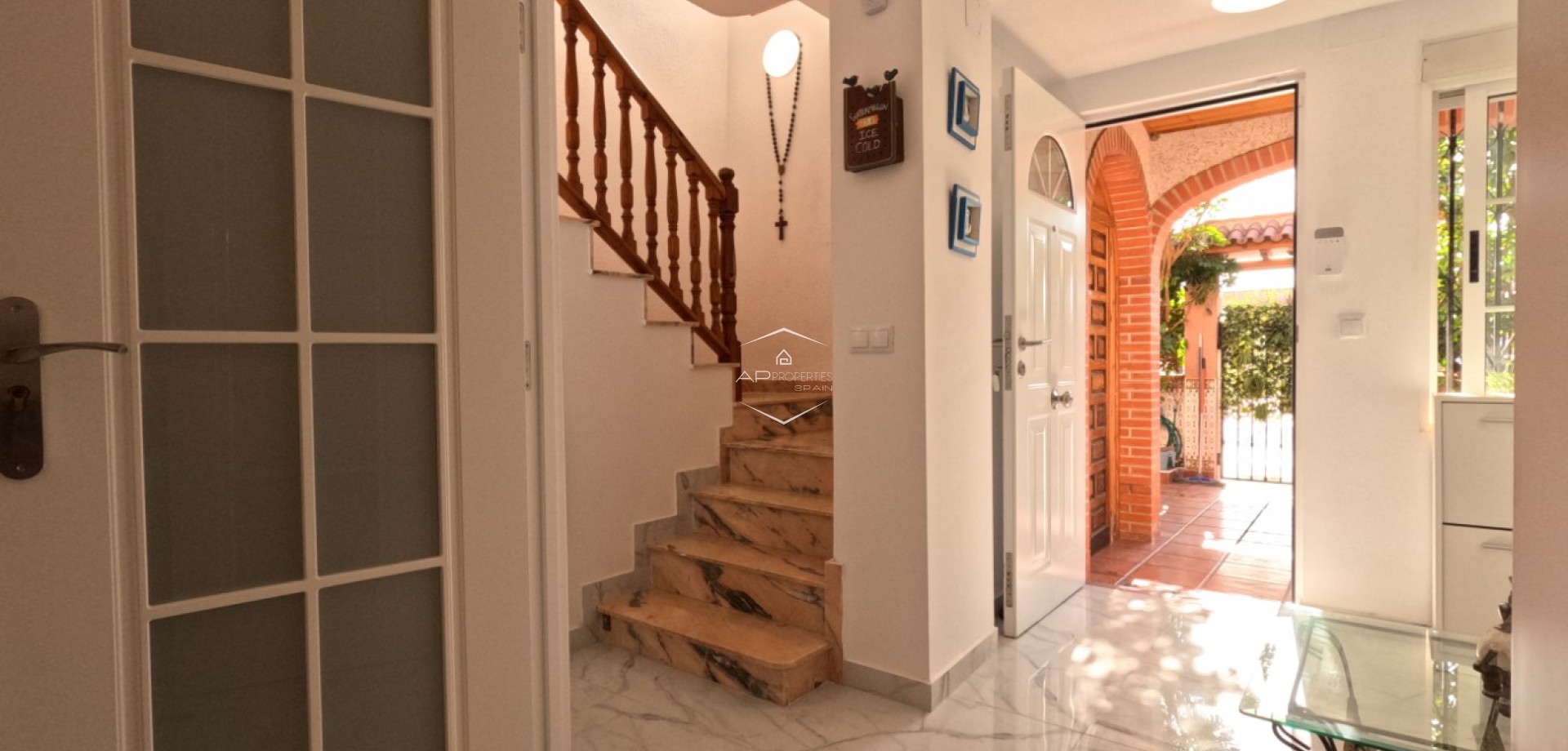 Reventa - Casa adosada / Casa adosada -
Torrevieja - El Acequión - Los Náufragos