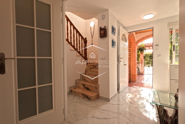 Reventa - Casa adosada / Casa adosada -
Torrevieja - El Acequión - Los Náufragos