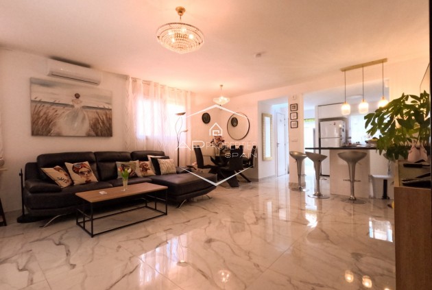 Reventa - Casa adosada / Casa adosada -
Torrevieja - El Acequión - Los Náufragos