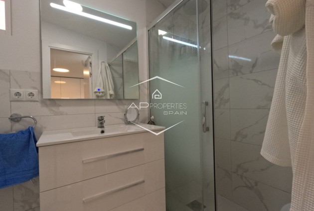 Reventa - Casa adosada / Casa adosada -
Torrevieja - El Acequión - Los Náufragos